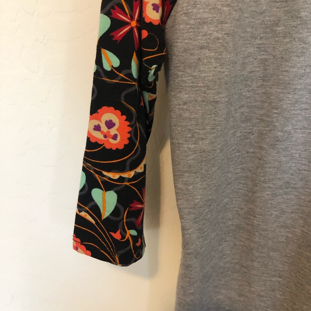 🌺LuLaRoe Randy Top🌺 - Picture 7 of 7